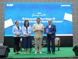 BCA Berbagi Ilmu Jangkau Solo, Direktur BCA Ajak Mahasiswa UMS Asah Keterampilan dan Sikap Hadapi Dunia Kerja