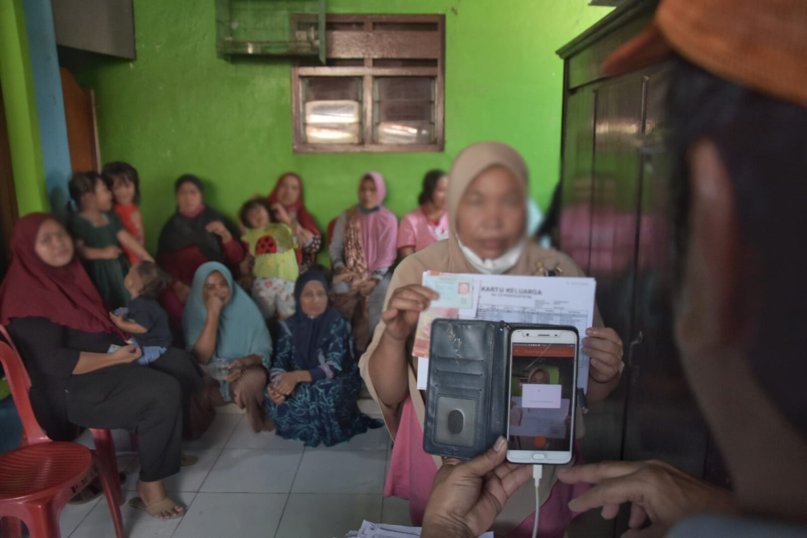 Kades Jayasampurna Dikomplain Warga Gara-gara Bansos