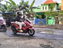 Jalan Alinda Bekasi Utara Dikeluhkan Lagi, Ratusan Meter Masih Dipenuhi Lubang