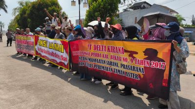 Warga Taman Aster Cikarang Tolak Truk Proyek Lewati Jalan Utama Perumahan