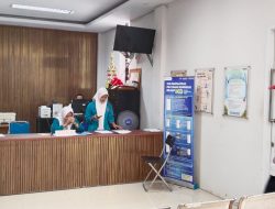 Warga Keluhkan Kekosongan Blangko KTP di Kecamatan Tambelang