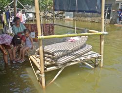 Nelayan di Tarumajaya Bekasi Cemas Hadapi Rob