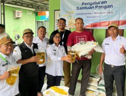 1.359 Keluarga di Jatikramat Terima Beras dan Minyak