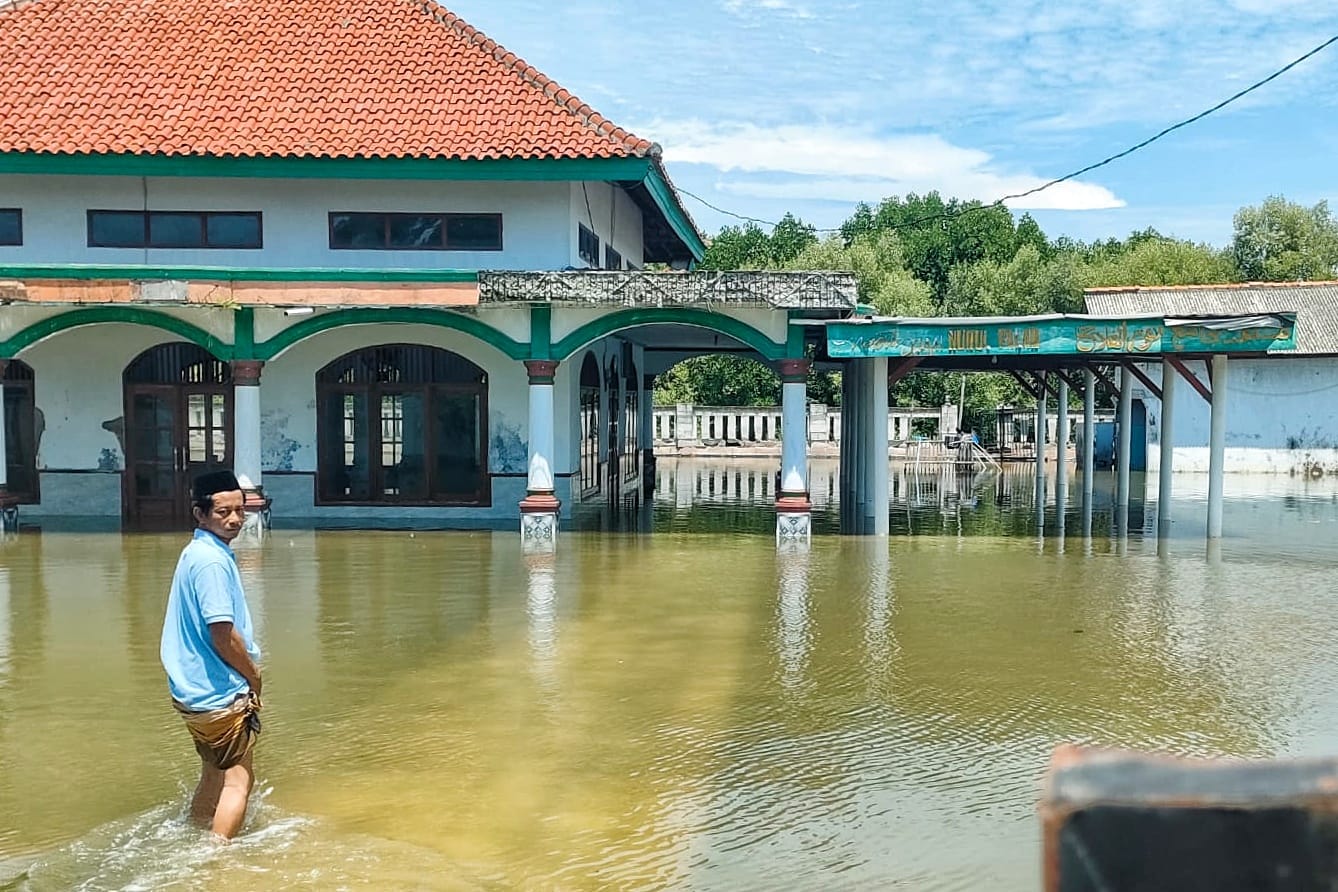 Pemkab Bekasi Tidak Berdaya Atasi Banjir Rob di Muaragembong