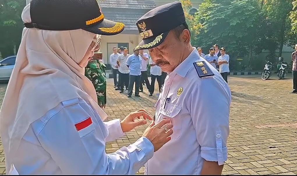 Plt Camat Bekasi Barat Ingatkan ASN Harus Disiplin dan Bekerja dengan Hati