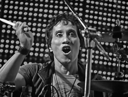 Yaya Moektio Mantan Drummer God Bless Meninggal Dunia