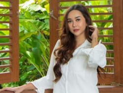 Aura Kasih Mendadak Datangi Pengadilan Agama Jaksel, Ada Apa?