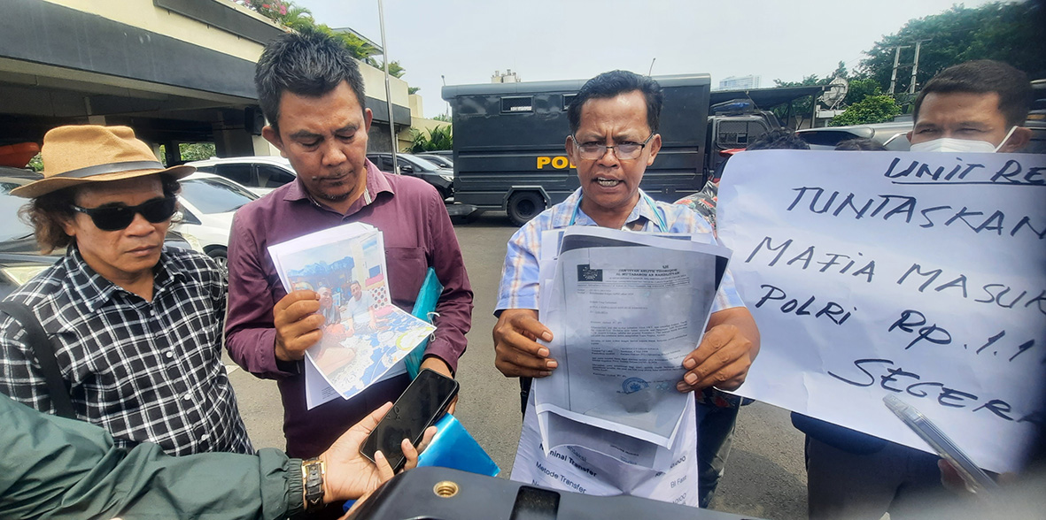 Tukang Tambal Ban di Kota Bekasi Kehilangan Rp1,1 Miliar Setelah Diiming-imingi Anaknya Bisa Jadi Anggota Polri