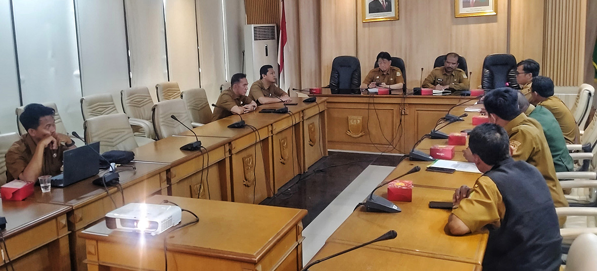 Kecewa Tak Ditemui Sekda, Perangkat Desa Geruduk Kantor Bupati Bekasi Hari Ini
