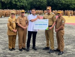 BPJS Ketenagakerjaan Serahkan Kartu Jamsostek bagi 8.605 Pekerja Rentan di Kota Bekasi