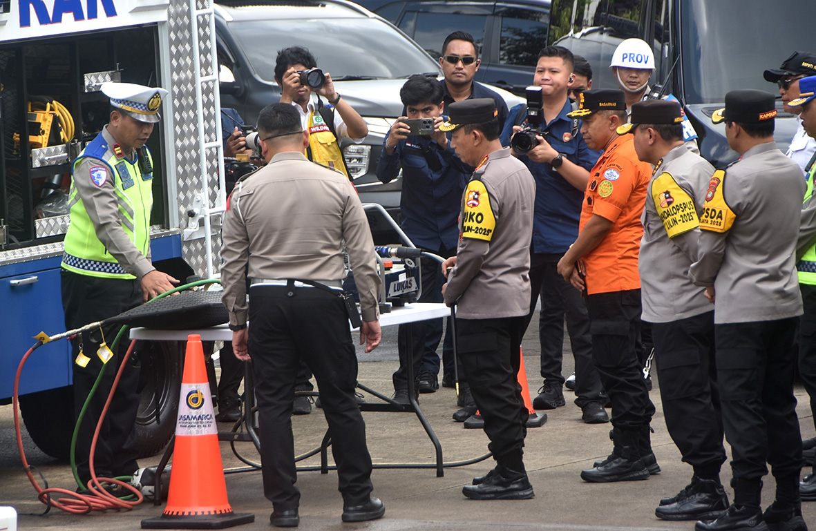 Kapolri dan Menhub Sambangi JMMC Jatiasih, Cek Kesiapan Natal dan Tahun Baru