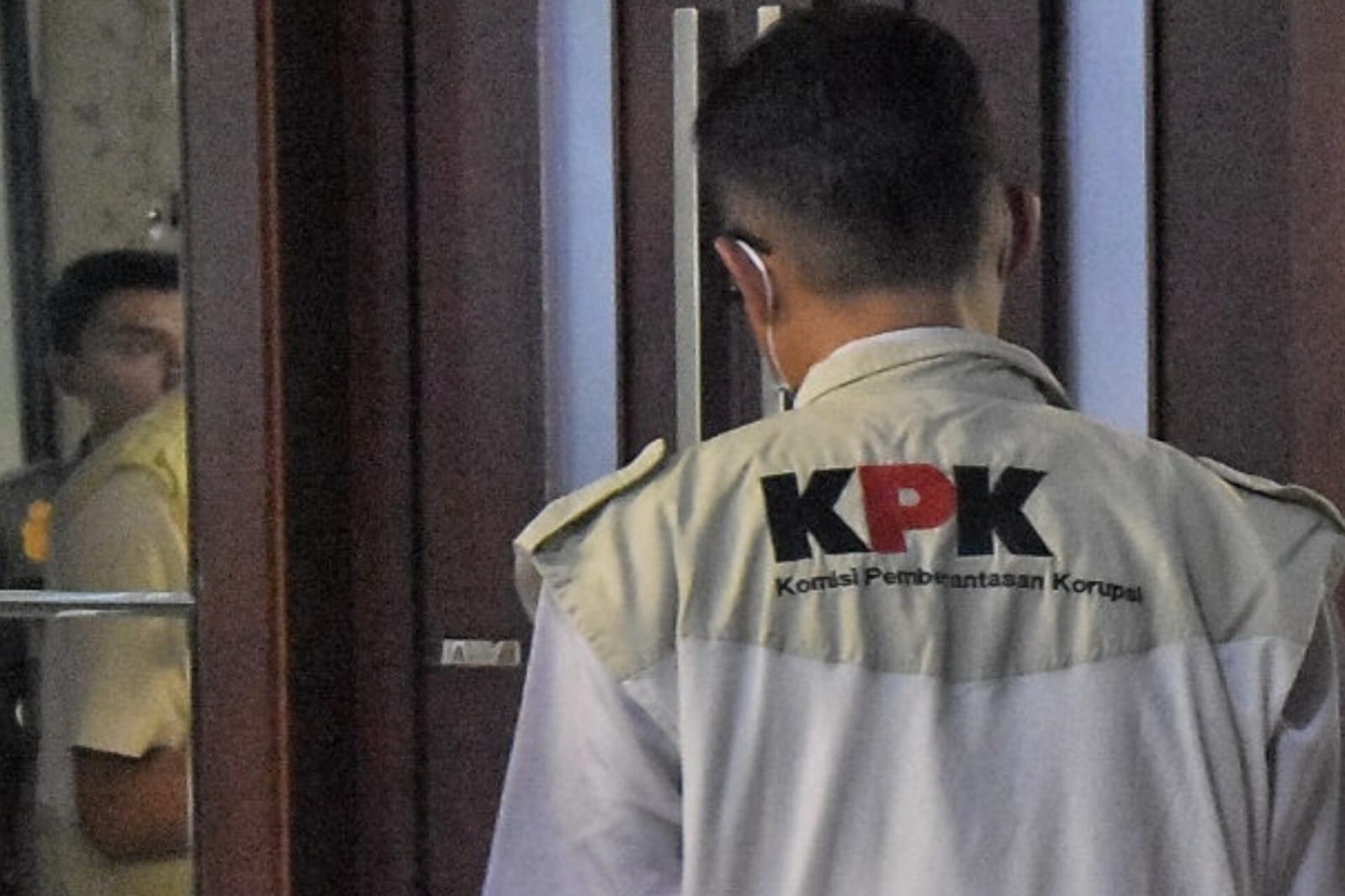 KPK Periksa Wakil Ketua DPRD Bekasi Aria Dwi Nugraha Terkait Aliran Dana Bupati Nonaktif Ade Kuswara