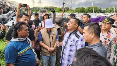 TPS Liar di Kebalen Diduga Dibekingi Ormas, Plt Bupati Bekasi: Sanksi Setelah Rapat