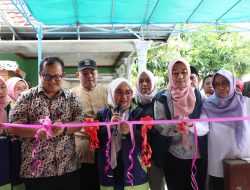 Ketua PKK Kota Bekasi Resmikan Dua Unit Rutilahu di Bekasi Timur   