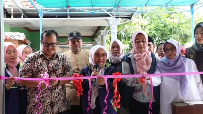Ketua PKK Kota Bekasi Resmikan Dua Unit Rutilahu di Bekasi Timur   