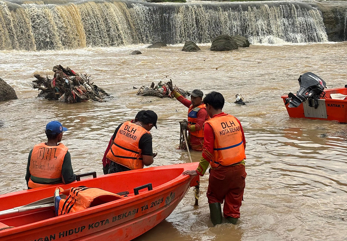 Busa Muncul di Curug Parigi, DLH Kota Bekasi Telusuri Dugaan Sumber Pencemaran