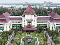 PKS Sebut Kasus Bupati Bekasi sebagai Ujian Bersama