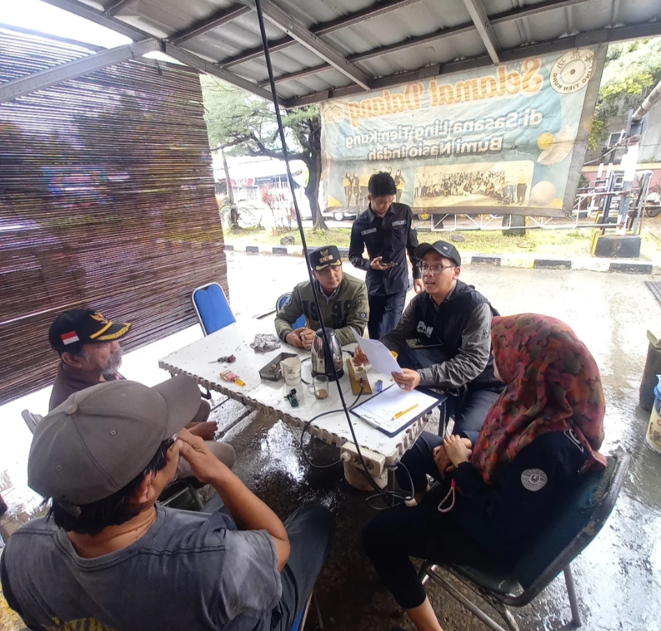 Lurah Jatimekar Tindaklanjuti Dugaan Pencemaran Kali Cakung