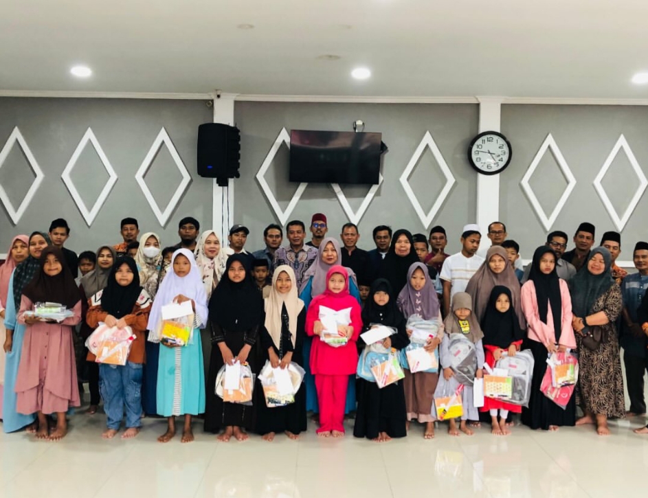 Awali 2026, Kelurahan Cikiwul Salurkan Sembako dan Santunan Anak Yatim