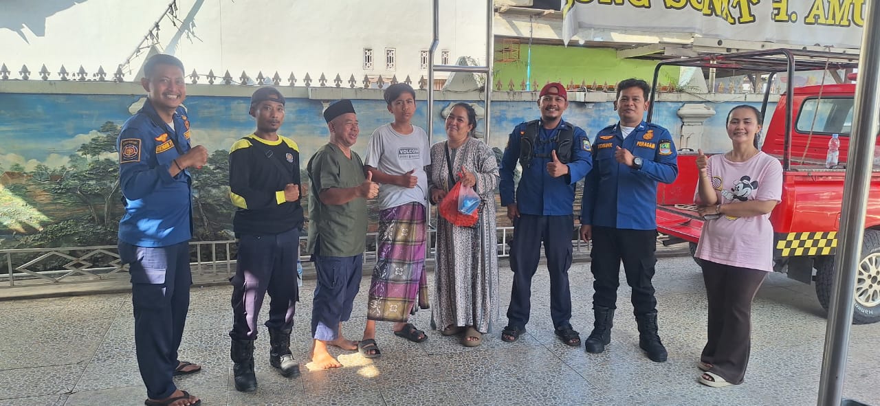 Petugas Damkar Kabupaten Bekasi Butuh Berjam-jam Bujuk Remaja Takut Disunat