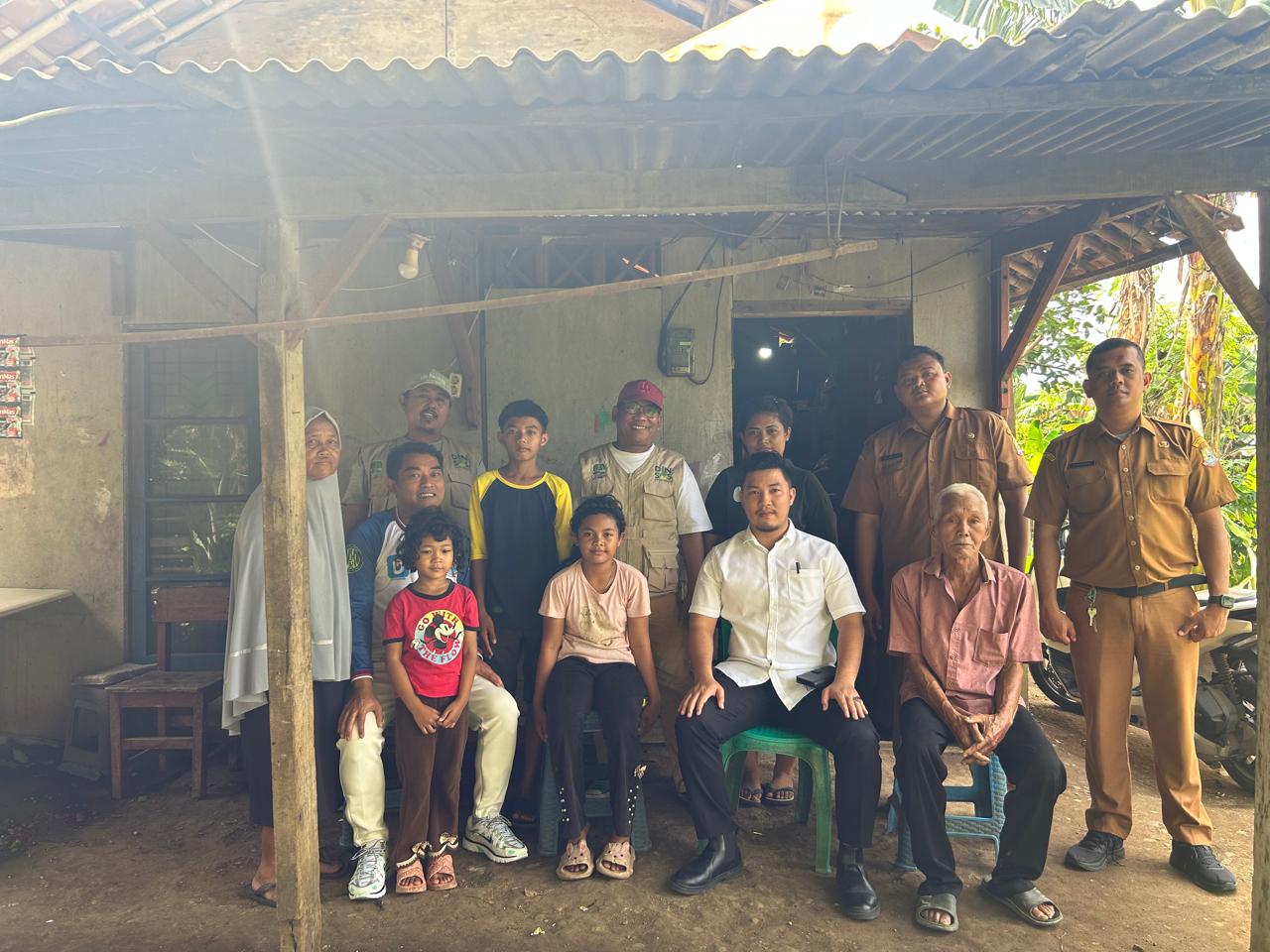 Bukan Sekadar Laporan, Lurah Bojong Menteng Turun Langsung Bantu Warga Rentan