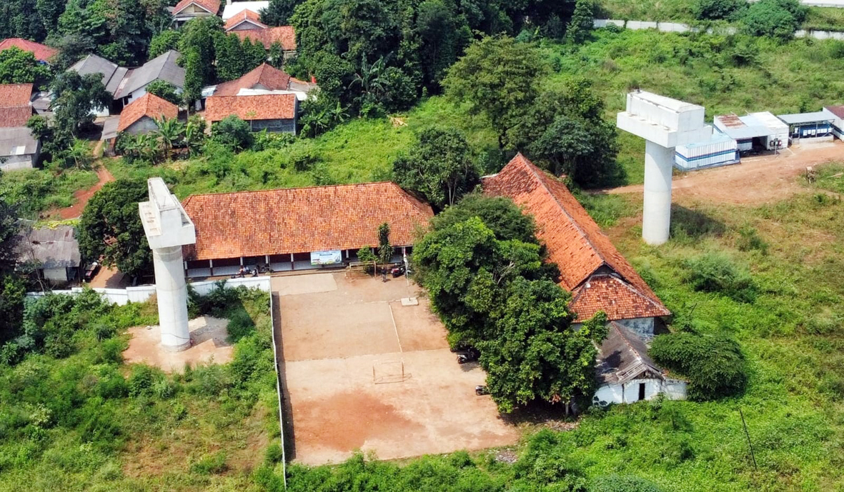 Warga Tagih Kelanjutan Relokasi Sekolah “Terjepit” Proyek Tol Japek II Selatan