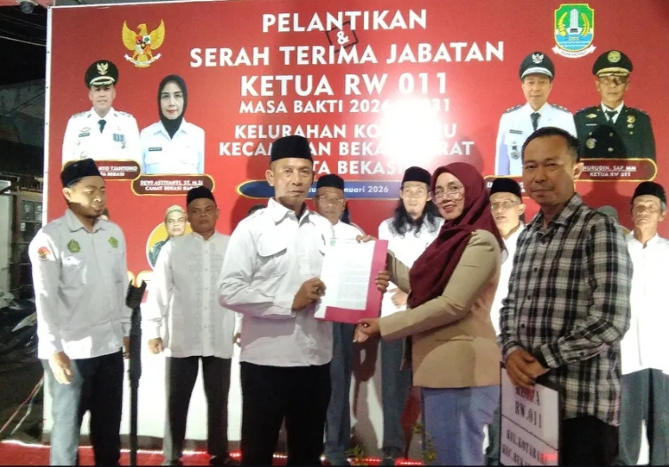Plt Camat Bekasi Barat Ingatkan Pengurus RW 011 Pentingnya Soliditas dan Sinergi