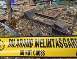 Polisi Amankan Tiga Orang Terkait Penemuan Jasad di TPU Jakasampurna