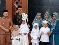 Puluhan Anak Yatim Terima Santunan di Penutupan Pengajian PKK Mustikajaya