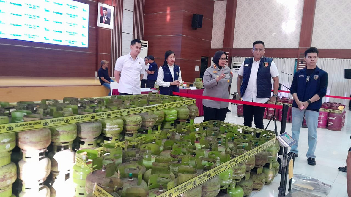 Polisi Bongkar Pengoplosan Elpiji Bersubsidi di Cikarang Selatan, Tiga Orang Ditangkap