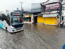 Sempat Terhenti Akibat Banjir Jalan Panturan, Operasional BisKita Trans Wibawamukti Normal Kembali