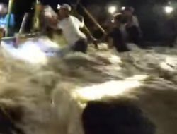 Tanggul Sungai Citarum di Muaragembong Bekasi Jebol