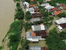 Ratusan Kepala Keluarga Terdampak Banjir Imbas Tanggul Sungai Citarum di Muaragembong Bekasi Jebol