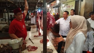 Pedagang Daging Sapi di Pasar Baru Bekasi Mogok Berjualan