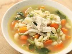 Cara Membuat Sup Ayam Makaroni ala Chef Devina, Cocok untuk Musim Hujan