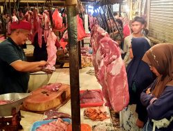 Aksi Pegadang Daging Pasar Baru Bekasi Mogok Berjualan Berujung ‘Zonk’
