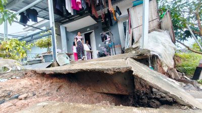 Pergerakan Tanah Bikin Warga Perumahan Villa Lestari Serangbaru Takut Tidur di Kamar