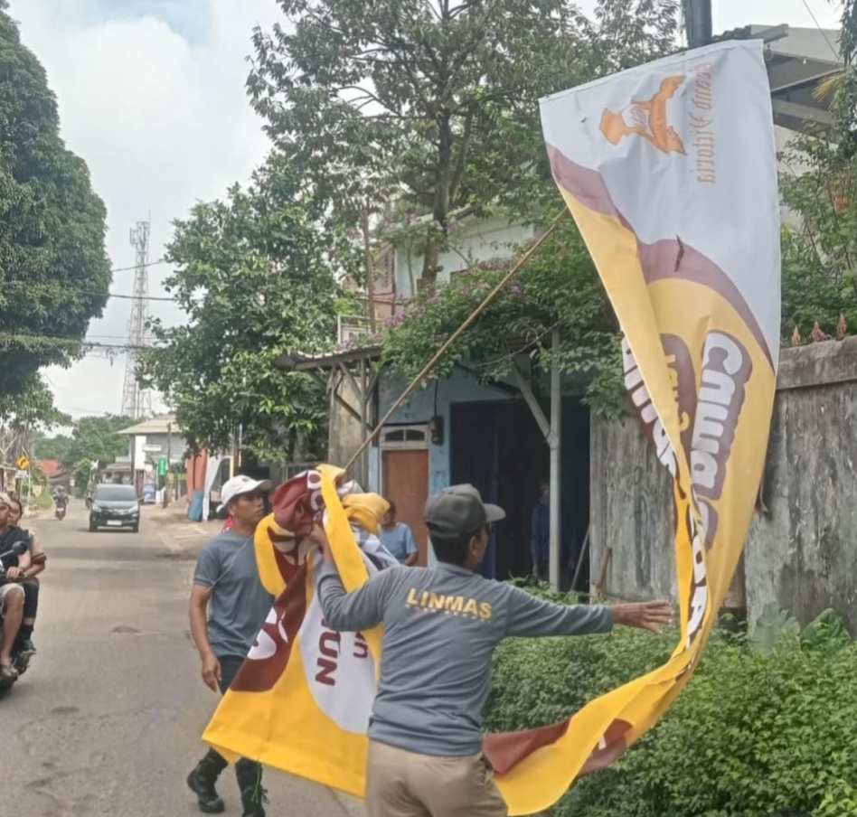Kelurahan Jatisari Bersih-bersih “Sampah Visual”