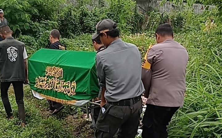 Warga Duren Jaya Digegerkan Pria Tergeletak Tak Bernyawa