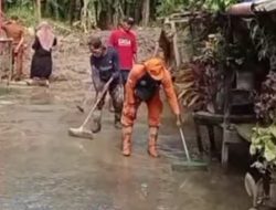 Permukiman Warga Kampung Lebak Masih Terendap Lumpur Sisa Banjir, Lurah Akui Sulit Dibersihkan Manual