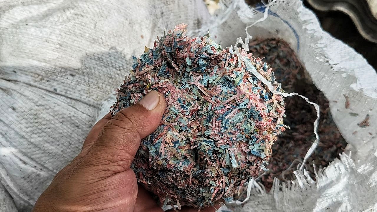 Polisi Koordinasi dengan Bank Indonesia Terkait Cacahan Kertas Diduga Uang Rupiah di TPS Liar Setu Bekasi