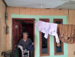 Atap Rumah Warga Kaliabang Tengah Nyaris Ambruk, Kelurahan Turun Tangan