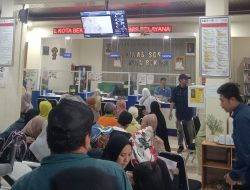 Kantor Dinsos Kota Bekasi Diserbu Warga untuk Reaktivasi Kepesertaan PBI JK