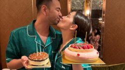 Ciuman Mesra Raffi Ahmad dan Nagita Slavina di Hari Ulang Tahun, Kompak Pakai Piyama Hijau
