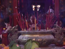 Umat Tionghoa di Kota Bekasi Berharap Sukses di Tahun “Kuda Api”