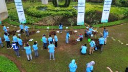 JTT dan Wartawan Bekasi Hijaukan Area Tol