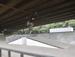Skatepark di Kolong Flyover KH Noer Ali Kota Bekasi Jadi Tempat Ngabuburit Skateboarder