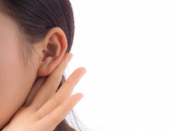 Apakah Mengupil dan Mengorek Kuping Bisa Membatalkan Puasa? Ini Penjelasannya