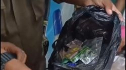 Aparat Gabungan Tindak Toko Obat Keras Ilegal Berkedok Konter Handphone 