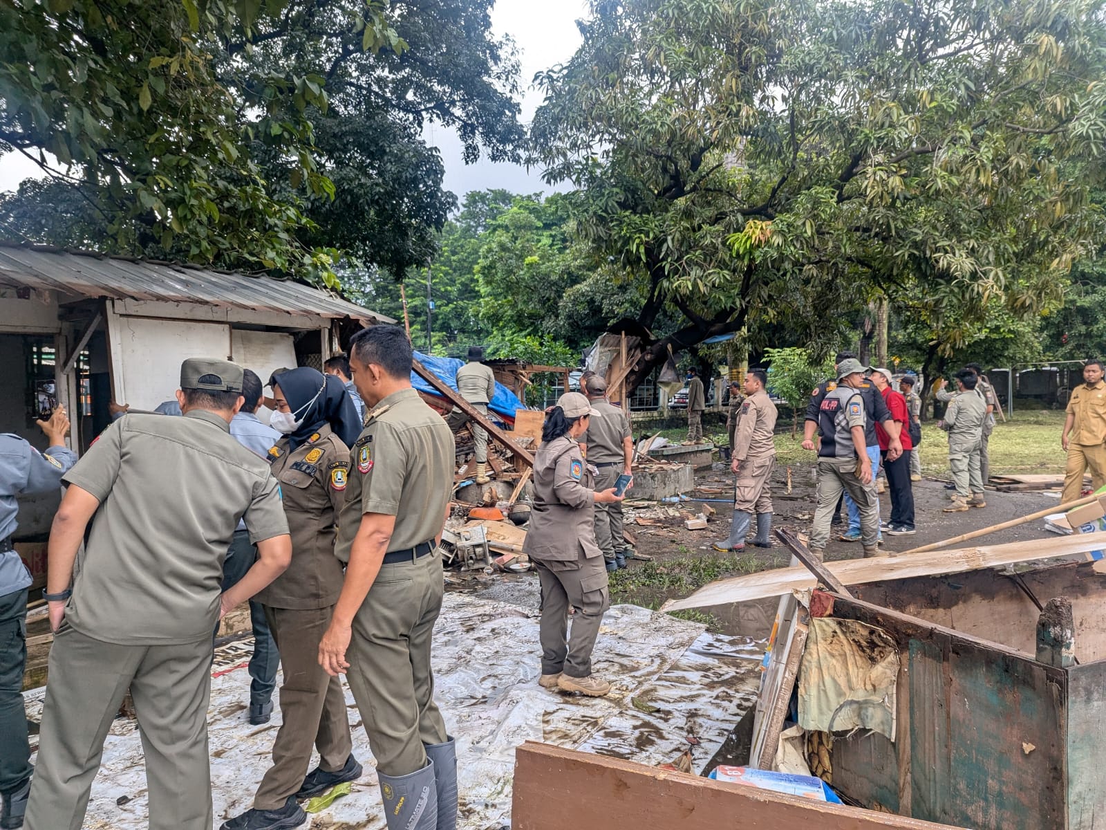 Bangli di Lapangan Multiguna Bekasi Timur Dibersihkan